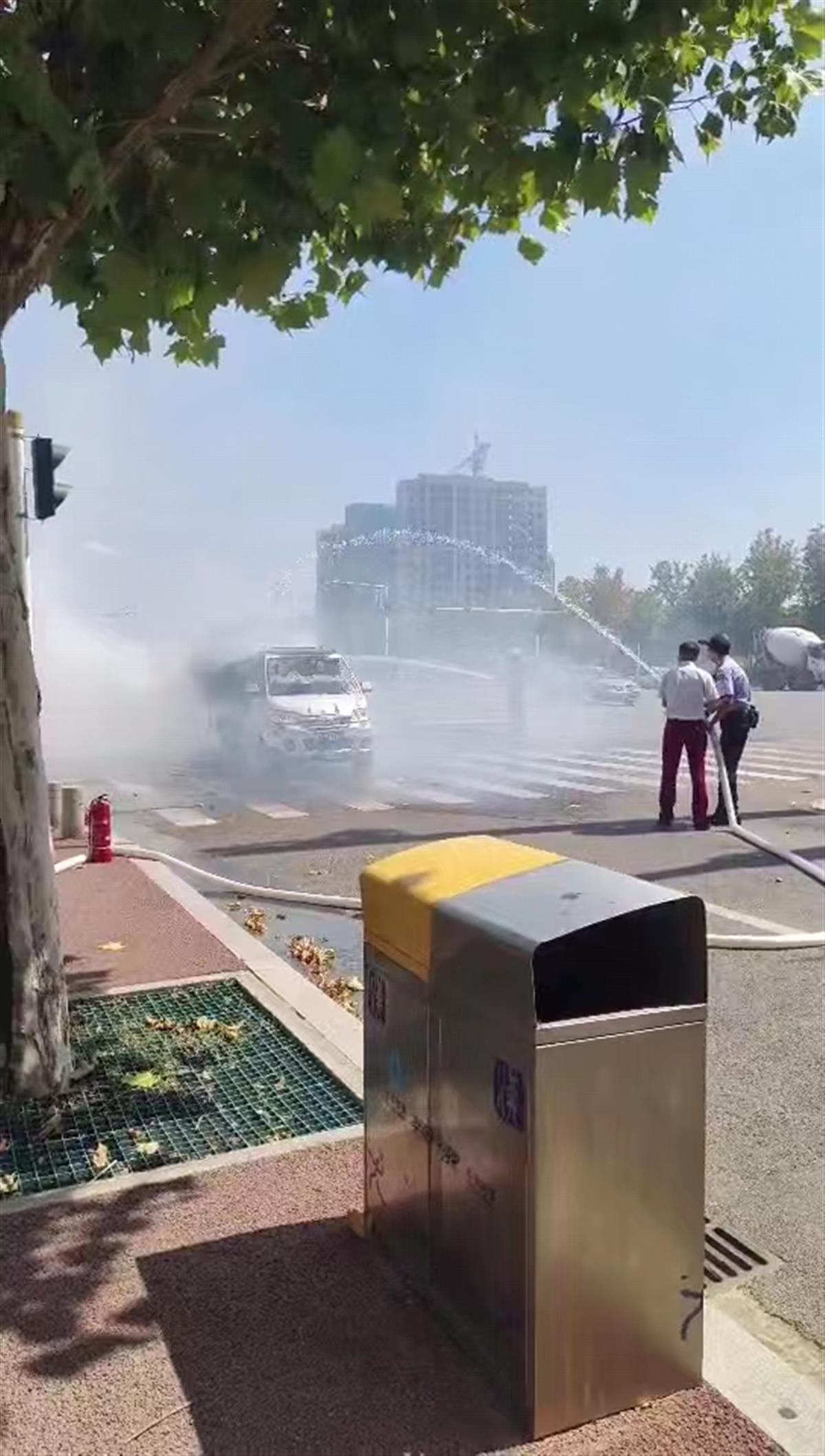 武汉临街楼房起火事件，灾难反思与应对策略