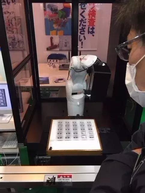 人工智能助力产业智能化转型，推动传统行业升级发展