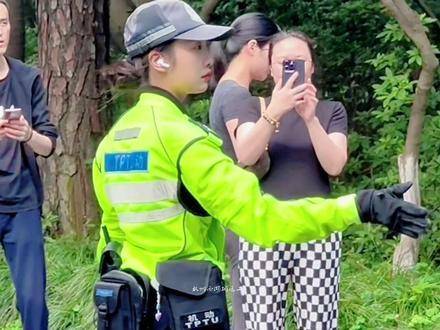 女子举报丈夫开车看美女，交警强调安全驾驶至关重要