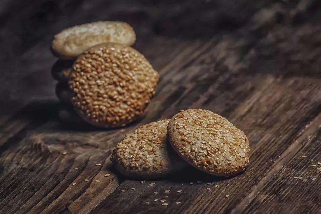 受潮饼干变酥脆，实用技巧揭秘